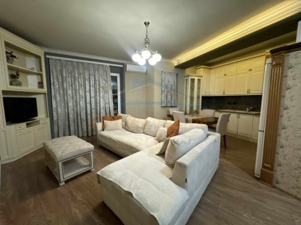 Tirane, jepet me qera apartament 2+1 Kati 6, 115 m² 600 € (PRANE ROTONDOS)