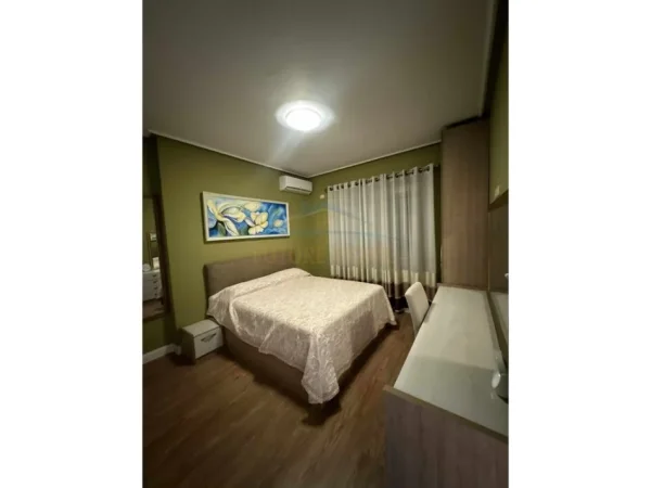 Tirane, jepet me qera apartament 2+1 Kati 6, 115 m² 600 € (PRANE ROTONDOS)