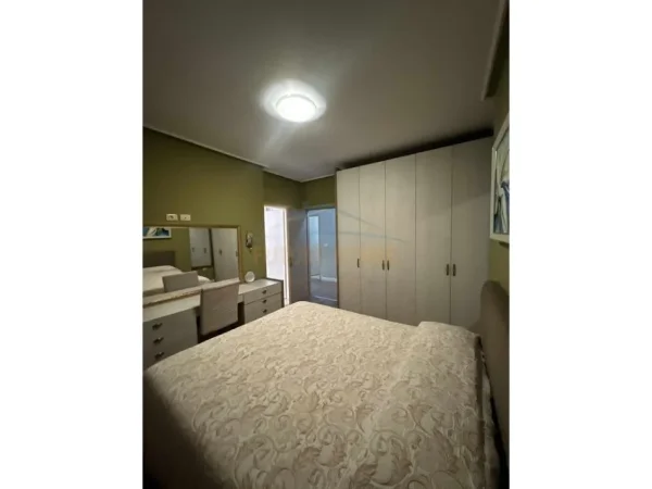 Tirane, jepet me qera apartament 2+1 Kati 6, 115 m² 600 € (PRANE ROTONDOS)