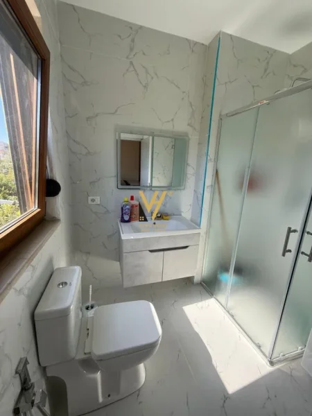 Tirane, jepet me qera apartament 1+1+Ballkon Kati 2, 70 m² 500 € (ALI DEMI)