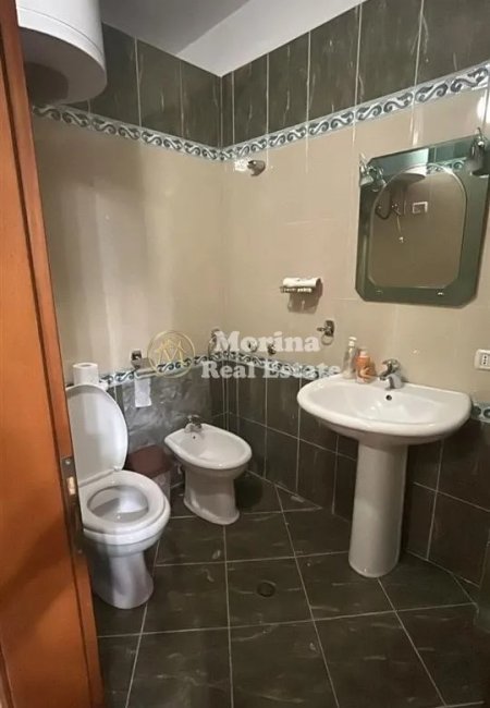 Tirane, jepet me qera apartament 2+1 Kati 4, 78 m² 600 € (Brryli)