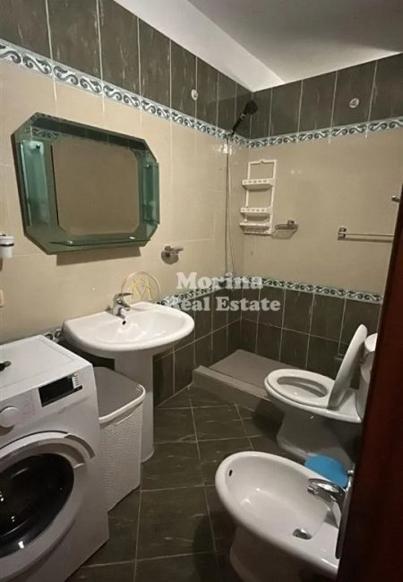 Tirane, jepet me qera apartament 2+1 Kati 4, 78 m² 600 € (Brryli)