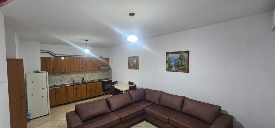 Shitet Apartament 1+1 Yzberisht, përballë KMY, Kati 3, 72 m² 110.000 €URO