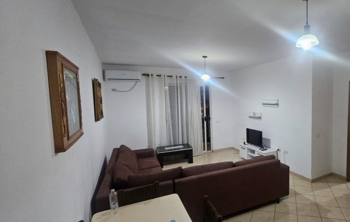 Shitet Apartament 1+1 Yzberisht, përballë KMY, Kati 3, 72 m² 110.000 €URO