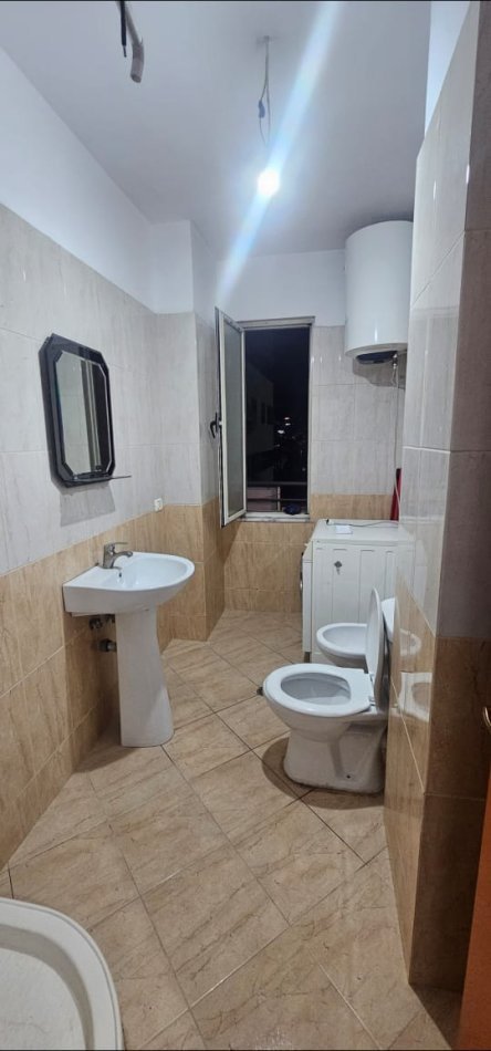 Shitet Apartament 1+1 Yzberisht, përballë KMY, Kati 3, 72 m² 110.000 €URO