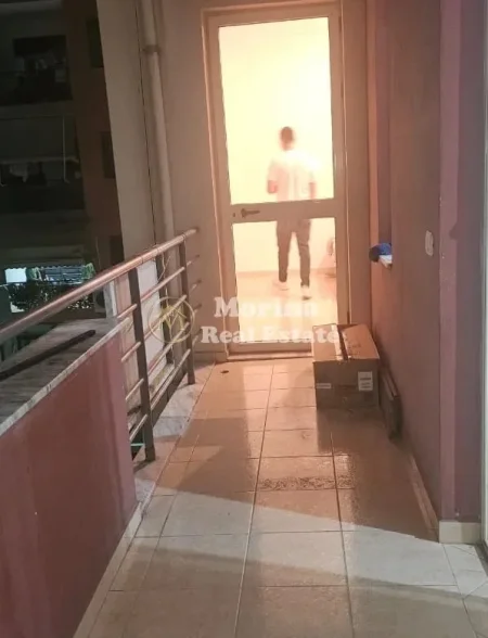 Tirane, shitet apartament 1+1 Kati 3, 72 m² 100.000 € (Yzberisht)