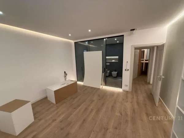 Tirane, shitet apartament 2+1 Kati 3, 150 m² 320.000 € 