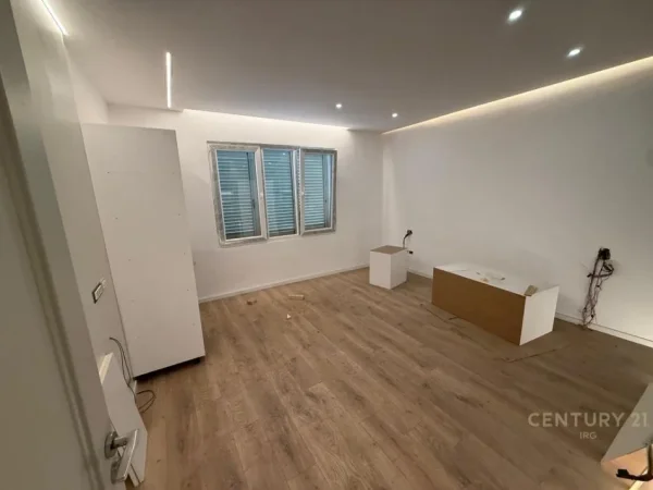 Tirane, shitet apartament 2+1 Kati 3, 150 m² 320.000 € 