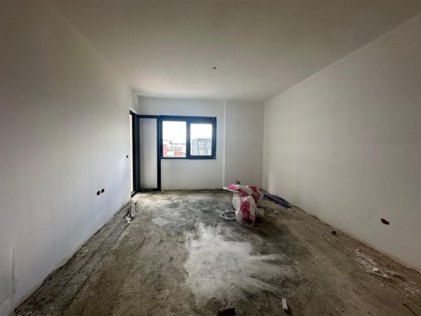 Tirane, shitet apartament 2+1+Ballkon , 109 m² 260.000 € 