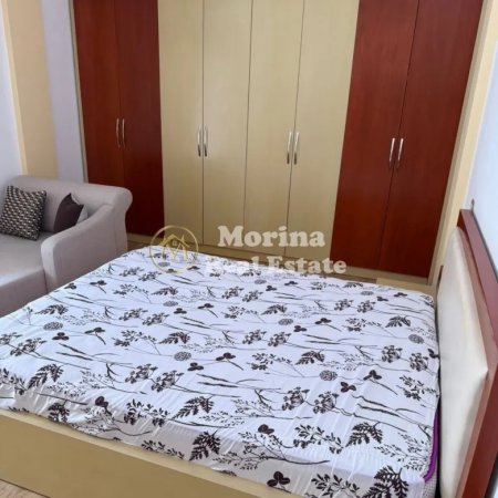 Tirane, jepet me qera apartament 2+1+Ballkon Kati 3, 145 m² 600 € (Rruga e Elbasanit)