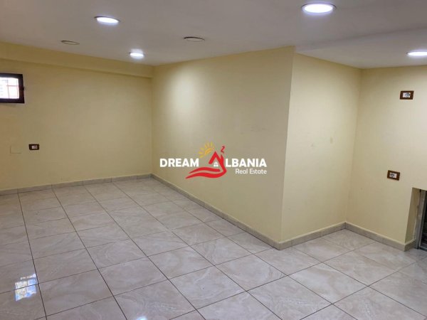Tirane, jepet me qera ambjent biznesi , 30 m² 450 € (rruga e Durresit)