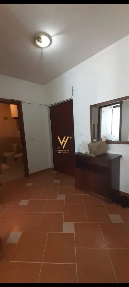 Tirane, jepet me qera apartament 1+1+Ballkon Kati 8, 76 m² 600 € (ISH EKSPOZITA)