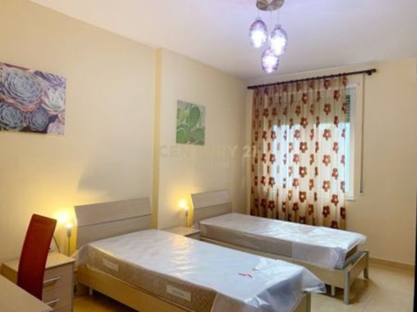 Tirane, jepet me qera apartament 2+1 Kati 2, 100 m² 850 € (Rruga e Elbasanit)