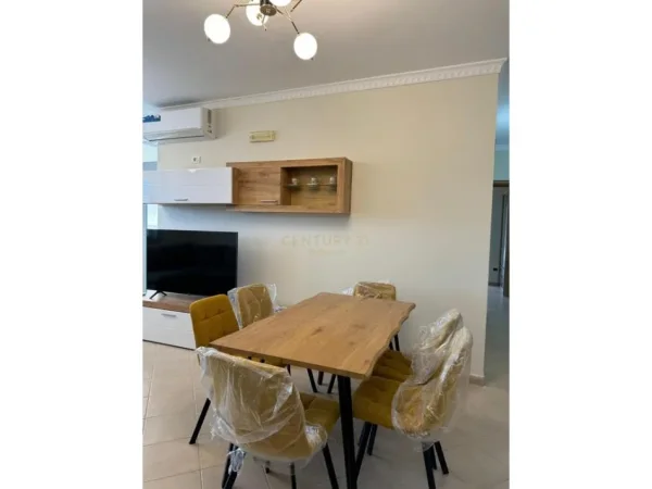 Tirane, jepet me qera apartament 3+1+Ballkon Kati 5, 110 m² 600 € (Fresk)