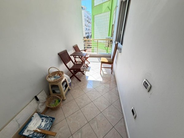 Tirane, shitet apartament 1+1 Kati 4, 125 m² 