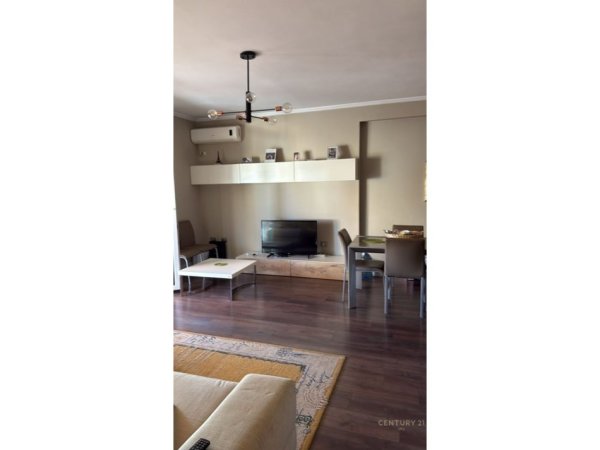 Tirane, jepet me qera apartament 1+1 Kati 8, 74 m² 148.000 € (Materniteti I Ri)