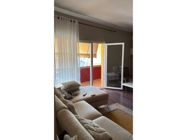 Tirane, jepet me qera apartament 1+1 Kati 8, 74 m² 148.000 € (Materniteti I Ri)