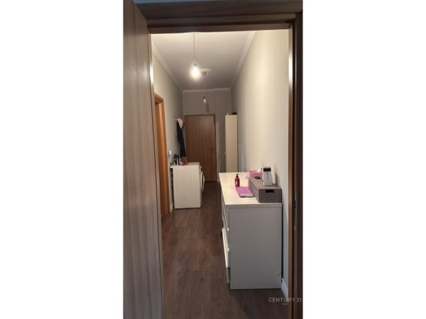 Tirane, jepet me qera apartament 1+1 Kati 8, 74 m² 148.000 € (Materniteti I Ri)