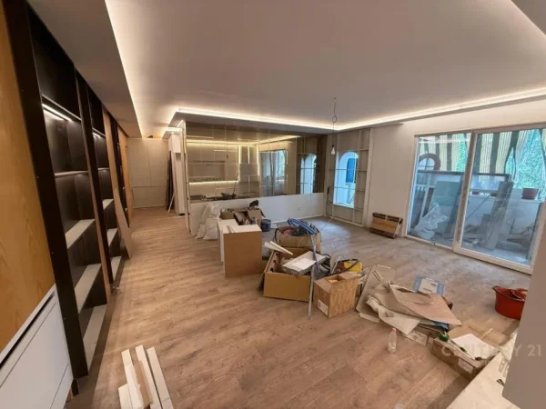 Tirane, shes apartament 2+1+Ballkon Kati 3, 150 m² 320.000 € (Stadiumi Dinamo)