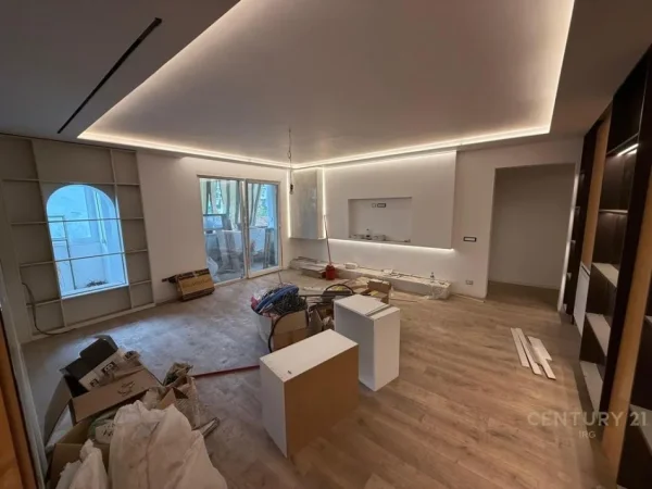 Tirane, shes apartament 2+1+Ballkon Kati 3, 150 m² 320.000 € (Stadiumi Dinamo)