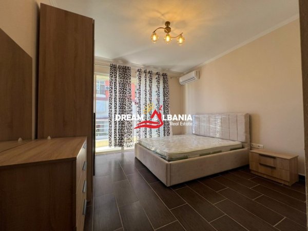 Tirane, jepet me qera apartament 2+1 , 114 m² 450 € (Yzberisht)