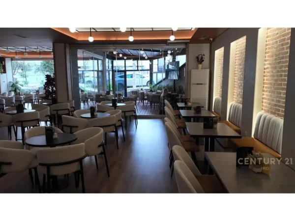 Tirane, jepet me qera lokal Kati 0, 195 m² 2.000 € (Fresk)