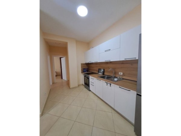 Tirane, jepet me qera apartament 2+1 Kati 4, 84 m² 600 € 