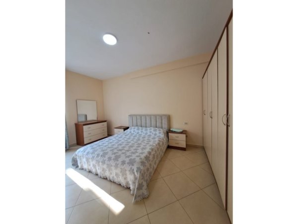 Tirane, jepet me qera apartament 2+1 Kati 4, 84 m² 600 € 