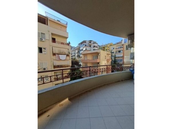 Tirane, jepet me qera apartament 2+1 Kati 4, 84 m² 600 € 