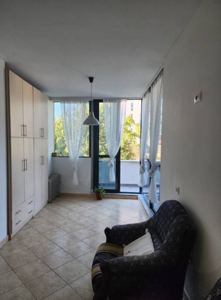 Tirane, jepet me qera apartament 2+1+Aneks+Ballkon Kati 1, 600 € 