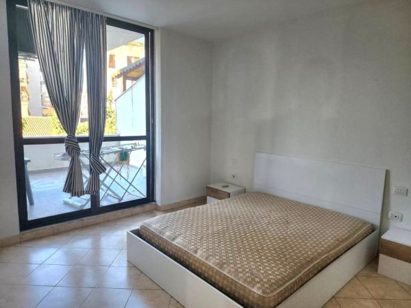 Tirane, jepet me qera apartament 2+1+Aneks+Ballkon Kati 1, 600 € 