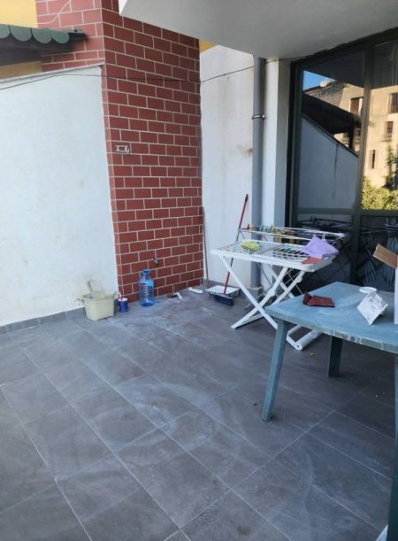 Tirane, jepet me qera apartament 2+1+Aneks+Ballkon Kati 1, 600 € 