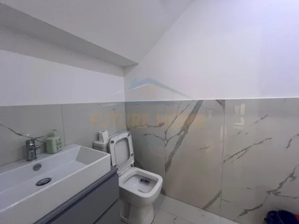 SHITET AMBJENT BIZNESI REZIDENCA ERLI, PORCELAN