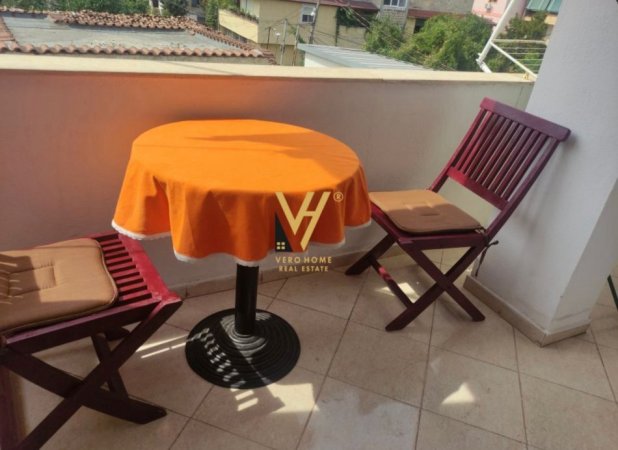 Tirane, jepet me qera apartament 2+1+Ballkon Kati 3, 95 m² 600 € (SIRI KODRA)