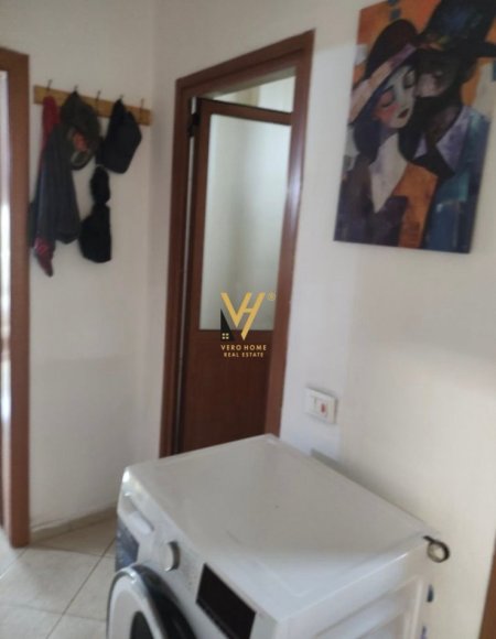 Tirane, jepet me qera apartament 2+1+Ballkon Kati 3, 95 m² 600 € (SIRI KODRA)