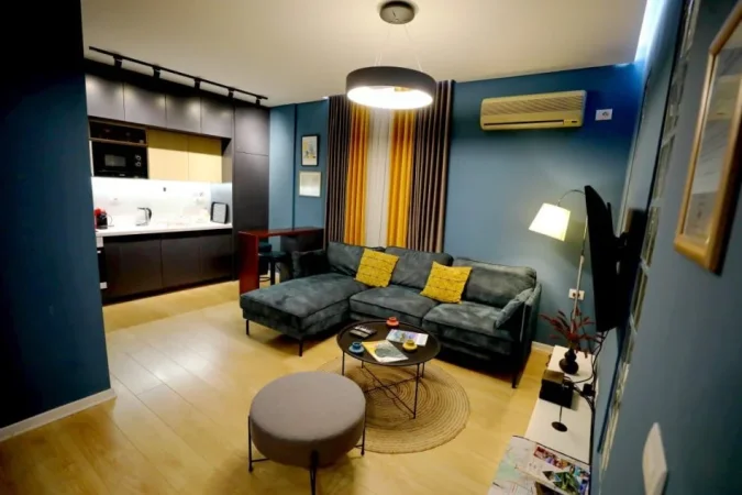 Tirane, jepet me qera apartament 2+1 Kati 2, 80 m² 900 €