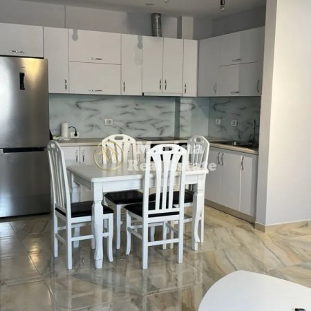 Tirane, jepet me qera apartament 2+1 Kati 8, 128 m² 500 € (Astir)