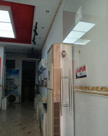 Tirane, jepet me qera dyqan Kati 0, 48 m² 450 € (21 DHJETORI)