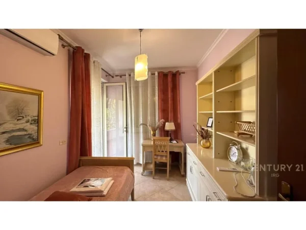 Tirane, jepet me qera apartament 3+1+Aneks Kati 7, 108 m² 1.050 € (Rruga e Elbasanit)