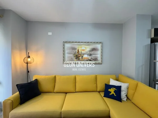 Tirane, jepet me qera apartament 2+1+Ballkon Kati 3, 92 m² 650 € (Kompleksi Kontakt , Rr. Ndre Mjeda)