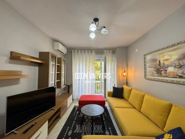 Tirane, jepet me qera apartament 2+1+Ballkon Kati 3, 92 m² 650 € (Kompleksi Kontakt , Rr. Ndre Mjeda)