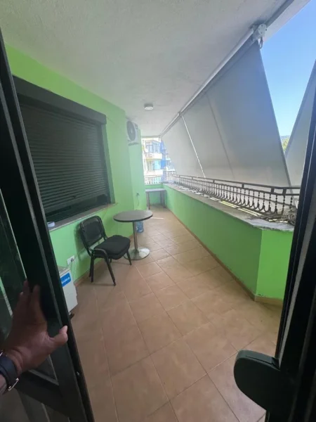 Tirane, jepet me qera ambjent biznesi Kati 4, 120 m² 750 € 