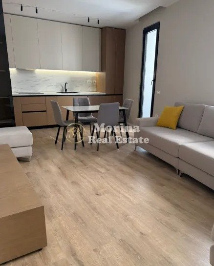 Tirane, jepet me qera apartament 2+1+Ballkon Kati 3, 99 m² 750 € (21 Dhjetori)