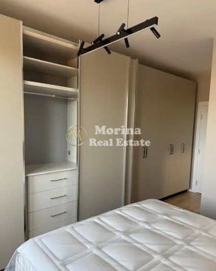Tirane, jepet me qera apartament 2+1+Ballkon Kati 3, 99 m² 750 € (21 Dhjetori)