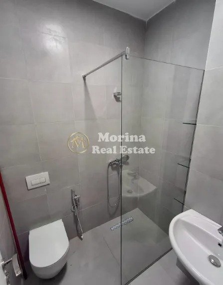 Tirane, jepet me qera apartament 2+1+Ballkon Kati 3, 99 m² 750 € (21 Dhjetori)