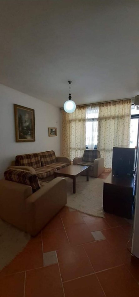 Tirane, jepet me qera apartament 1+1+Ballkon Kati 8, 76 m² 600 € (Ish Ekspozita)