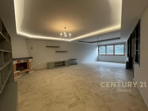 Tirane, jap me qera ambjent biznesi Kati 5, 1.643 m² 1.500 € (Rruga e Elbasanit)