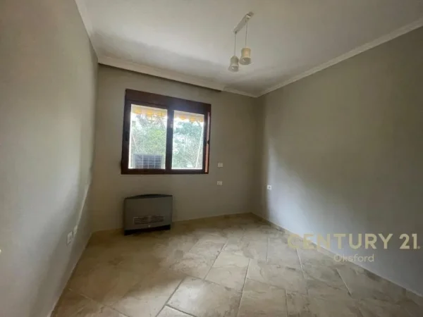 Tirane, jap me qera ambjent biznesi Kati 5, 1.643 m² 1.500 € (Rruga e Elbasanit)