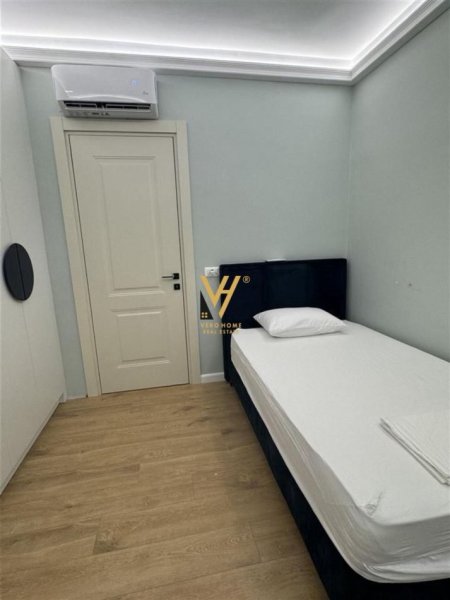 Vlore, shitet apartament 2+1+Ballkon Kati 8, 121 m² , 300.000 Euro (SKELA)