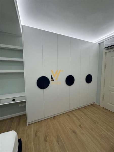 Vlore, shitet apartament 2+1+Ballkon Kati 8, 121 m² , 300.000 Euro (SKELA)